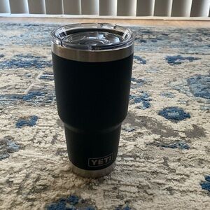 32oz Yeti tumbler